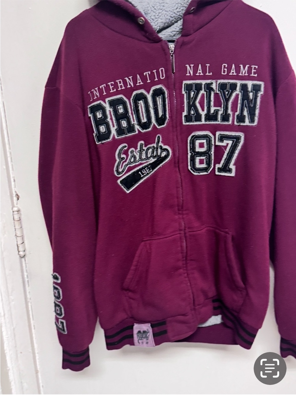 'INTERNATIONAL GAME BROOKLYN 1987'  XL zip up hoodie Burgundy Color Rare to find